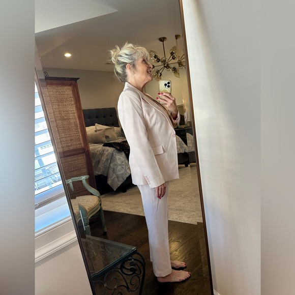 NWT Ellie Tahari Pale Pink Suit - Picture 5 of 15